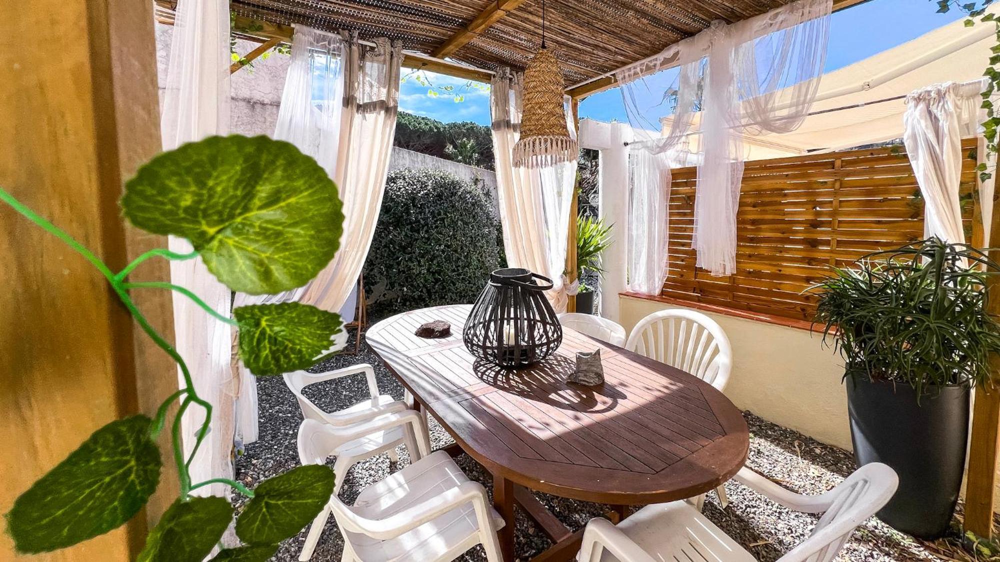 Reve D'Azur, 2 Chambres, Maison Julia En Bord De Mer A La Nartelle, Piscine Partagee, Parking & Terrasse Bbq, Wifi Et Draps Inclus Plage A Pied Сен Максим Екстериор снимка