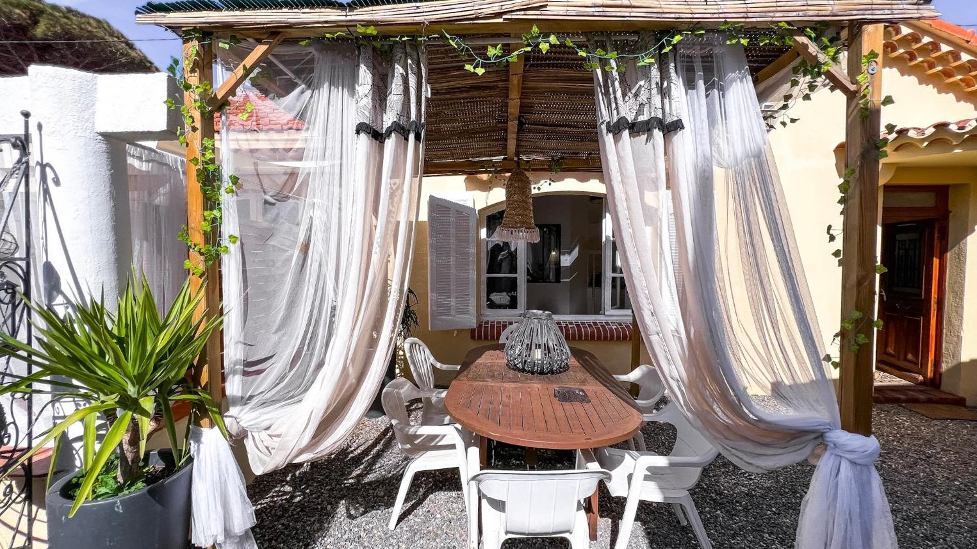 Reve D'Azur, 2 Chambres, Maison Julia En Bord De Mer A La Nartelle, Piscine Partagee, Parking & Terrasse Bbq, Wifi Et Draps Inclus Plage A Pied Сен Максим Екстериор снимка