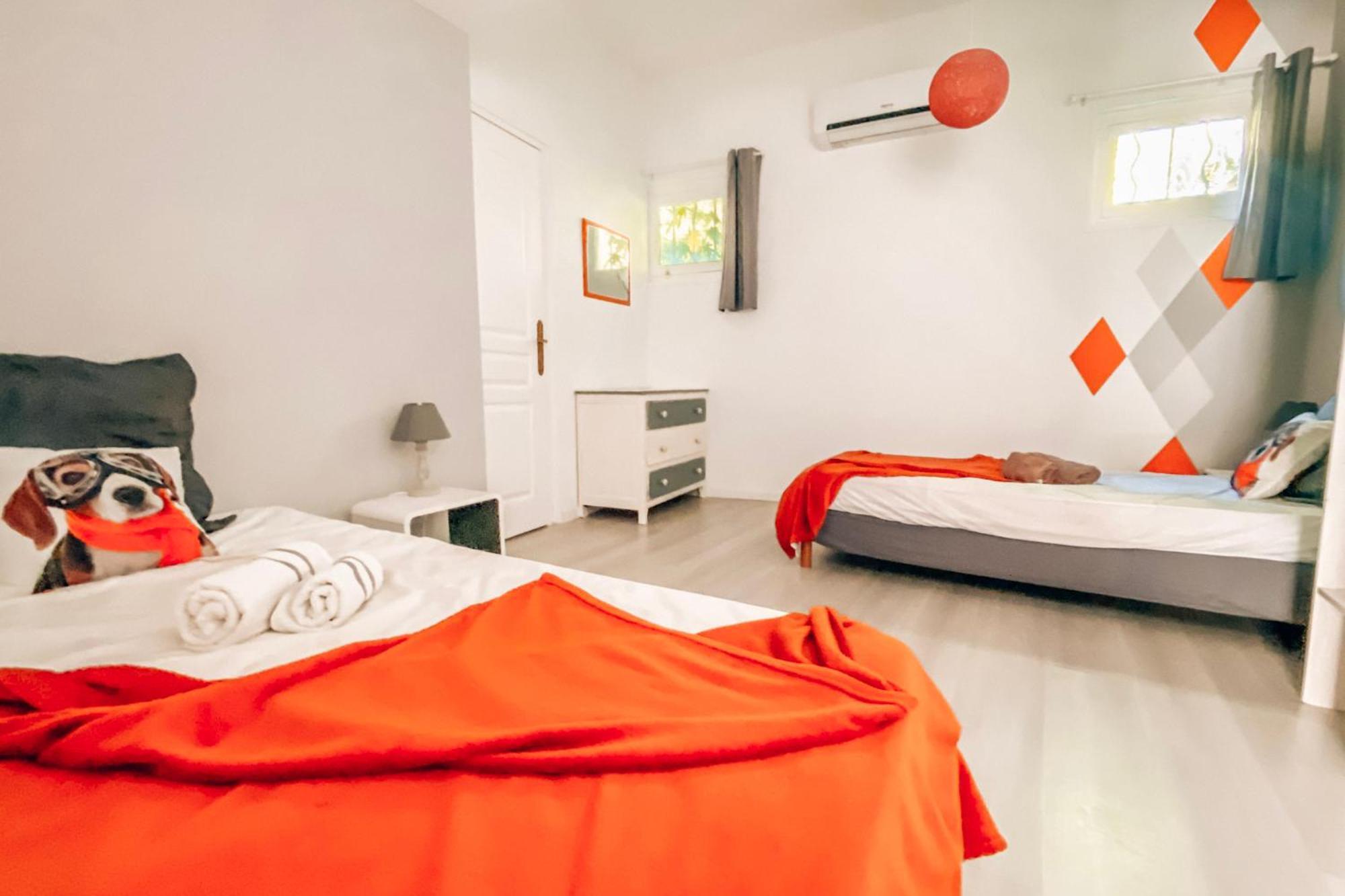 Reve D'Azur, 2 Chambres, Maison Julia En Bord De Mer A La Nartelle, Piscine Partagee, Parking & Terrasse Bbq, Wifi Et Draps Inclus Plage A Pied Сен Максим Екстериор снимка