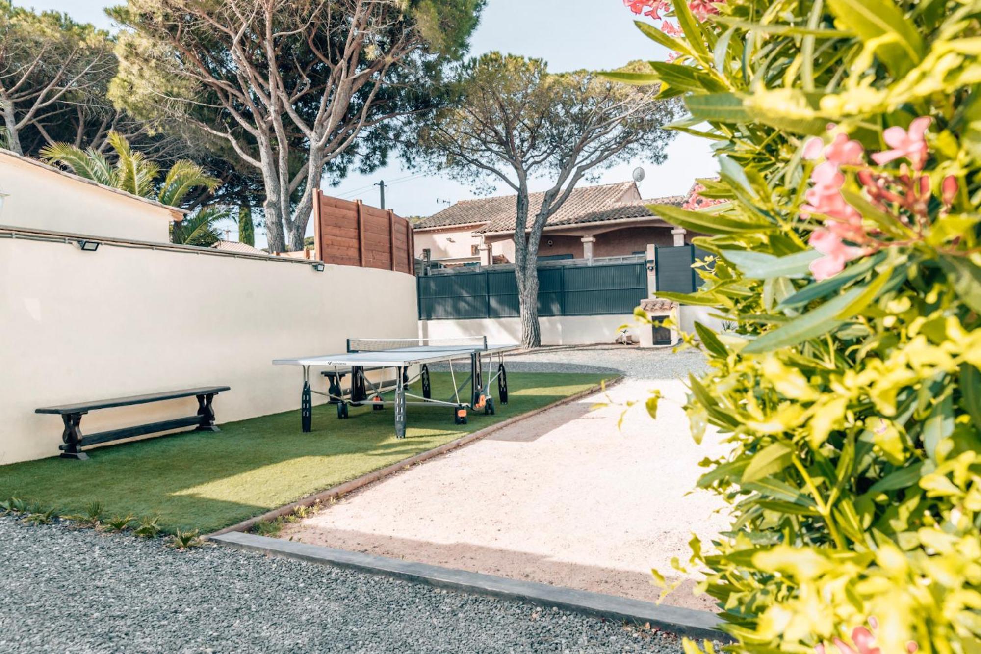 Reve D'Azur, 2 Chambres, Maison Julia En Bord De Mer A La Nartelle, Piscine Partagee, Parking & Terrasse Bbq, Wifi Et Draps Inclus Plage A Pied Сен Максим Екстериор снимка